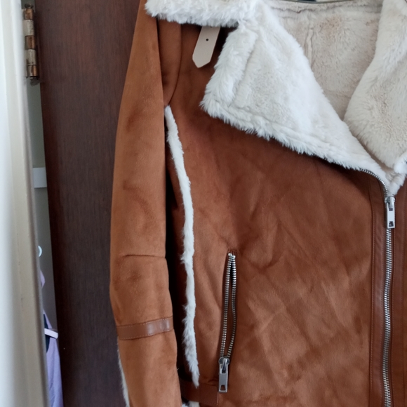 PULL BEAR COAT - Picture 7 of 9
